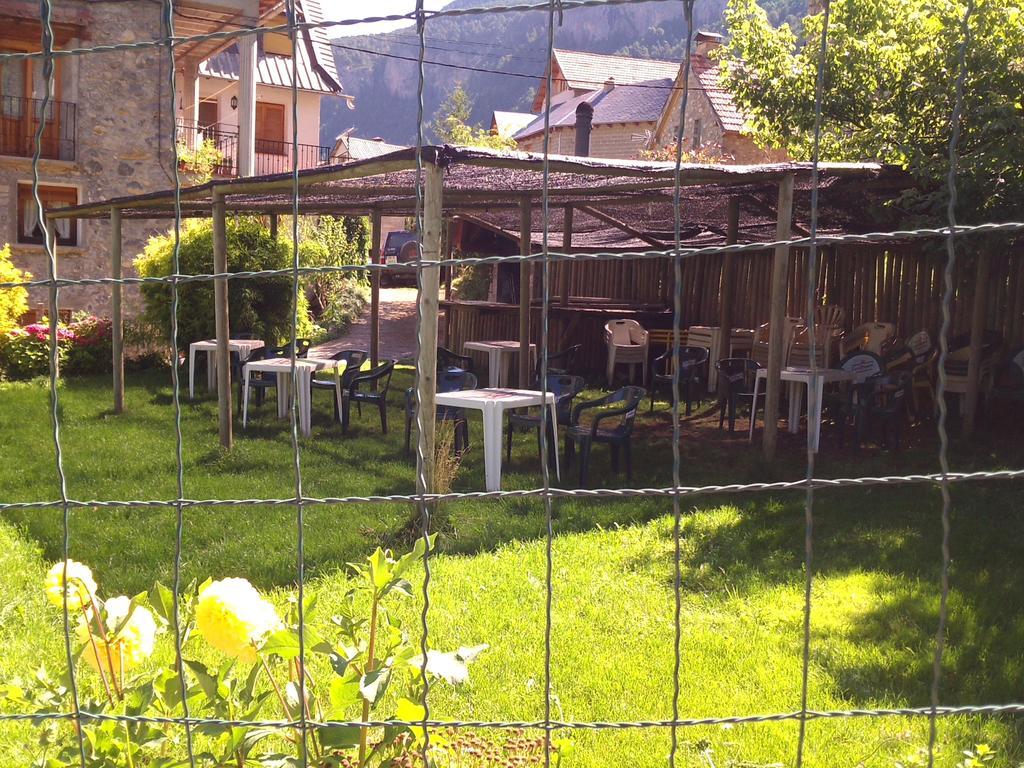 Pension Pallaruelo Saravillo Esterno foto