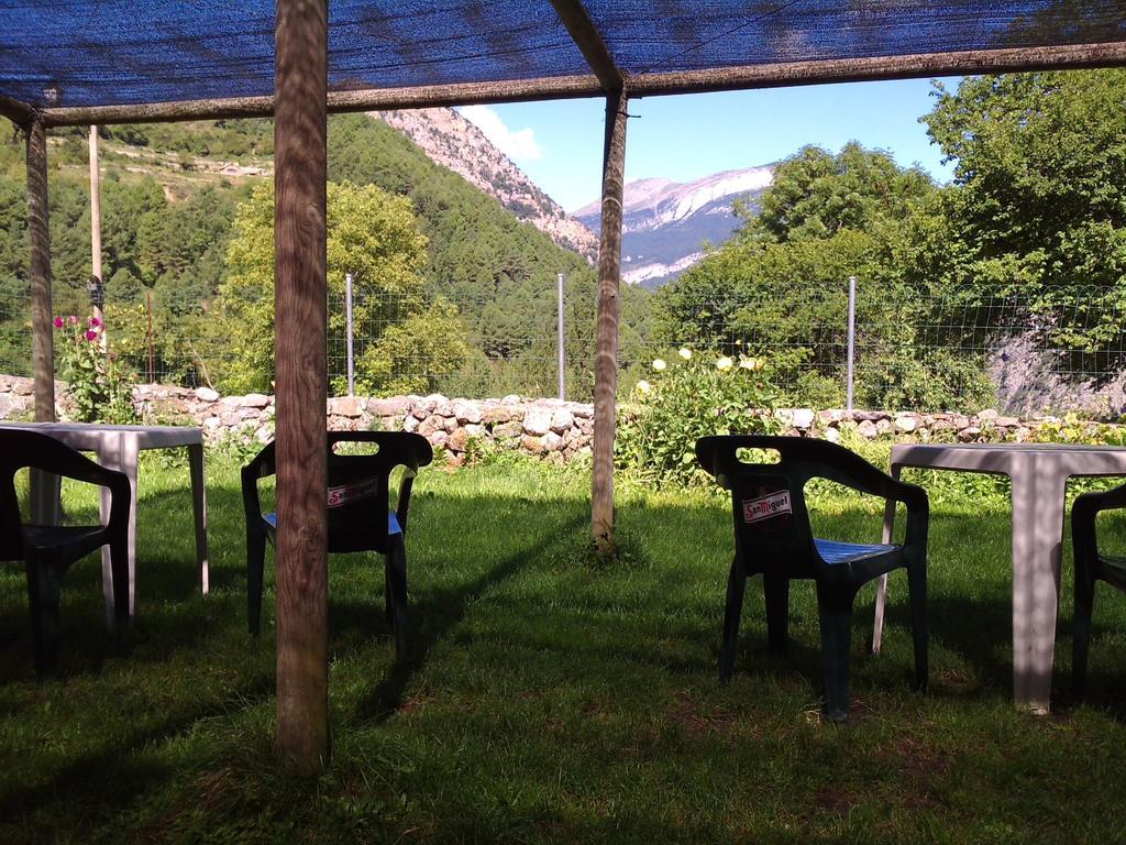 Pension Pallaruelo Saravillo Esterno foto