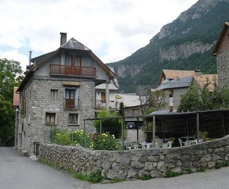 Pension Pallaruelo Saravillo Esterno foto